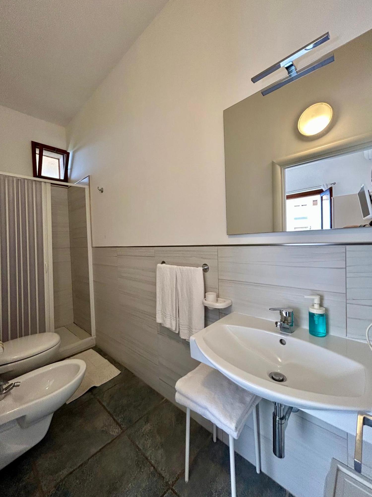 Economy Double Room with Sea View,1550889805:JPEG